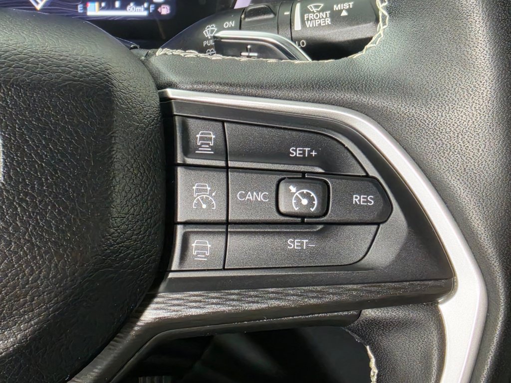 Used 2024 Jeep Grand Cherokee Altitude AWD/4WD image 23