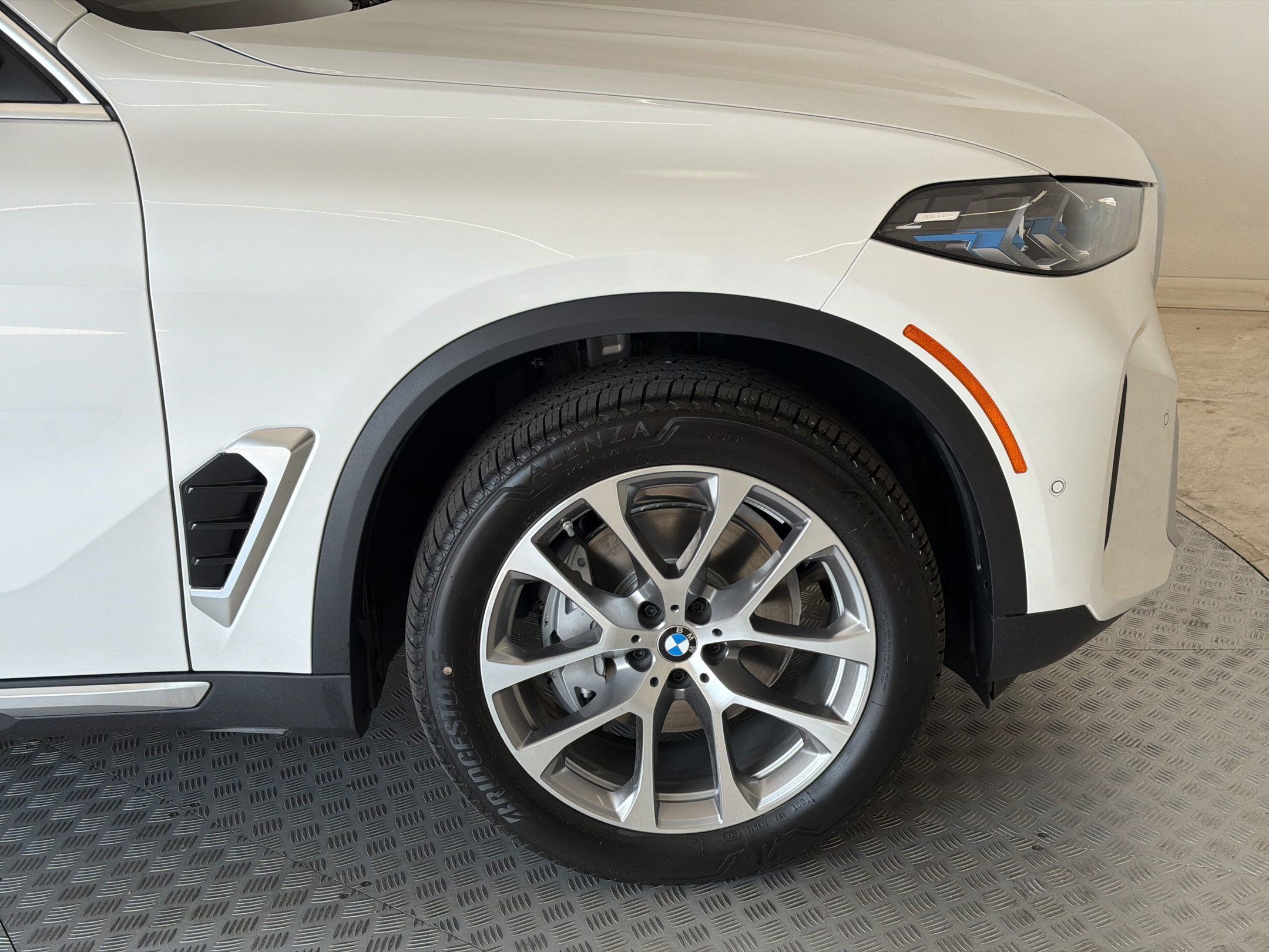 New 2026 BMW X5 xDrive40i AWD/4WD image 13