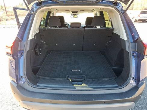 Used 2023 Nissan Rogue SV image 29