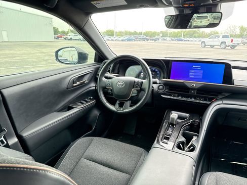 Used 2024 Toyota Crown XLE image 21