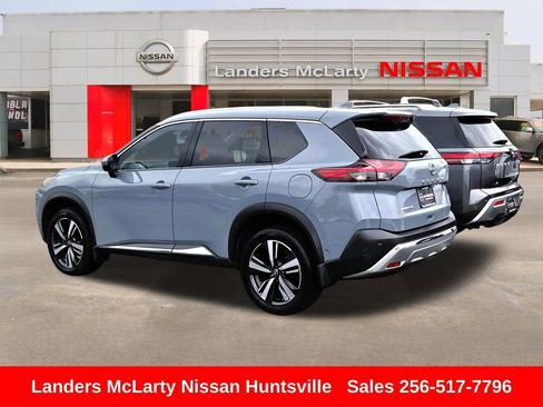 Used 2023 Nissan Rogue Platinum w/ Platinum Premium Package FWD image 6