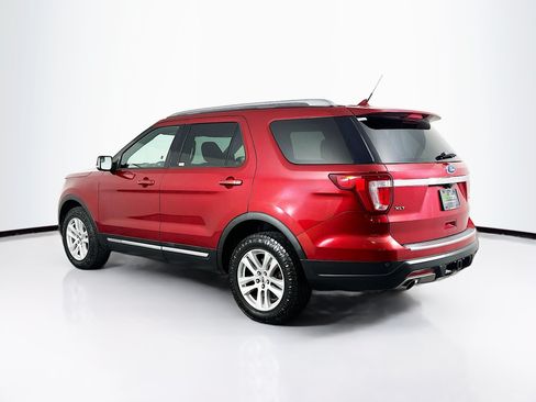 Used 2018 Ford Explorer XLT w/ Equipment Group 202A AWD/4WD image 5