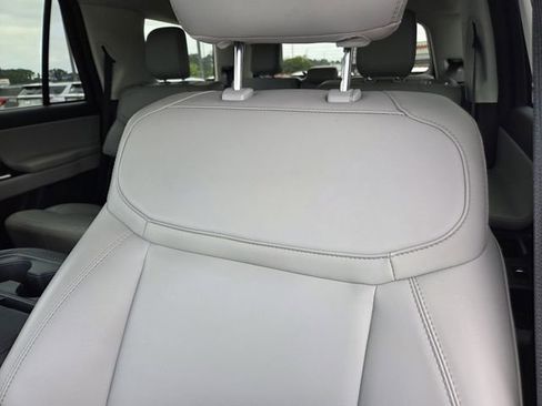 New 2026 Ford Expedition Active RWD image 12