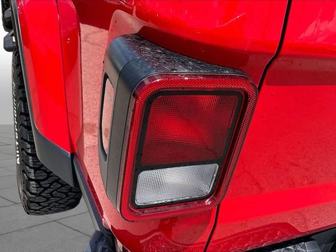 Used 2022 Jeep Gladiator Sport AWD/4WD image 27