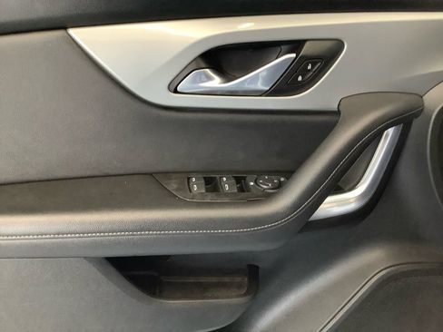 Used 2020 Chevrolet Blazer LT image 12