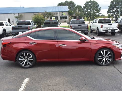 Used 2020 Nissan Altima 2.5 Platinum FWD image 4