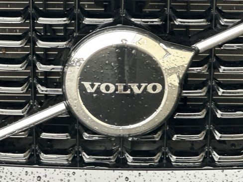 Used 2024 Volvo XC60 B5 Core image 39