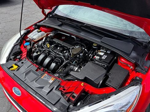 Used 2015 Ford Focus SE FWD image 18