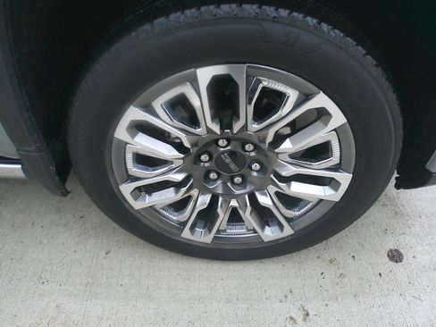 Used 2024 GMC Sierra 1500 Denali Ultimate image 15