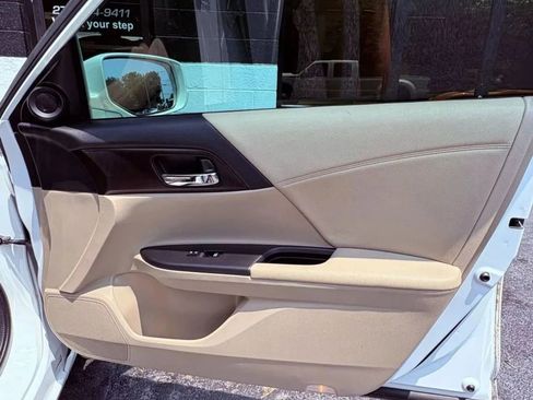 Used 2014 Honda Accord Hybrid Sedan image 23