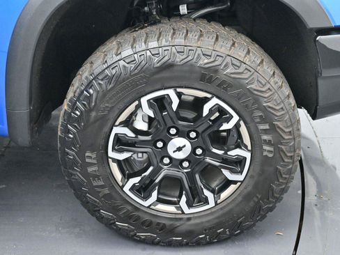 Used 2025 Chevrolet Silverado 1500 ZR2 w/ Technology Package image 34