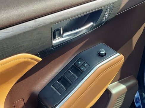 Used 2022 Toyota Highlander Platinum FWD image 19