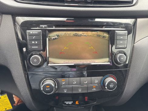 Used 2021 Nissan Rogue Sport S image 18