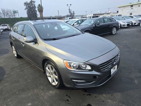 Used 2016 Volvo V60 T5 Premier w/ Convenience Package FWD image 22