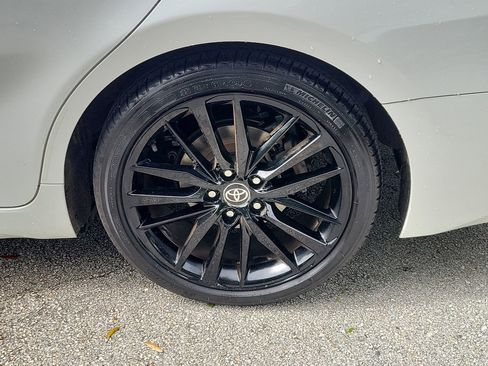 Used 2023 Toyota Camry XSE image 5