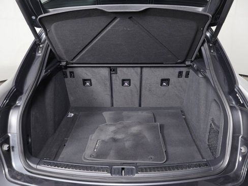 Used 2023 Porsche Macan S image 19