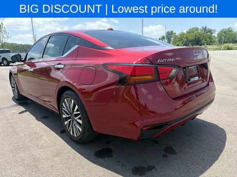 Used 2024 Nissan Altima 2.5 SV FWD image 13