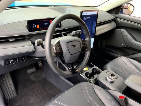 Used 2024 Ford Mustang Mach-E Premium image 17