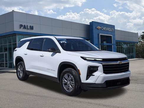 Used 2024 Chevrolet Traverse LS FWD image 1
