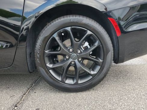 New 2027 Chrysler Pacifica Limited FWD image 11