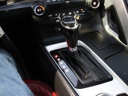 Used 2015 Chevrolet Corvette Stingray Coupe image 12