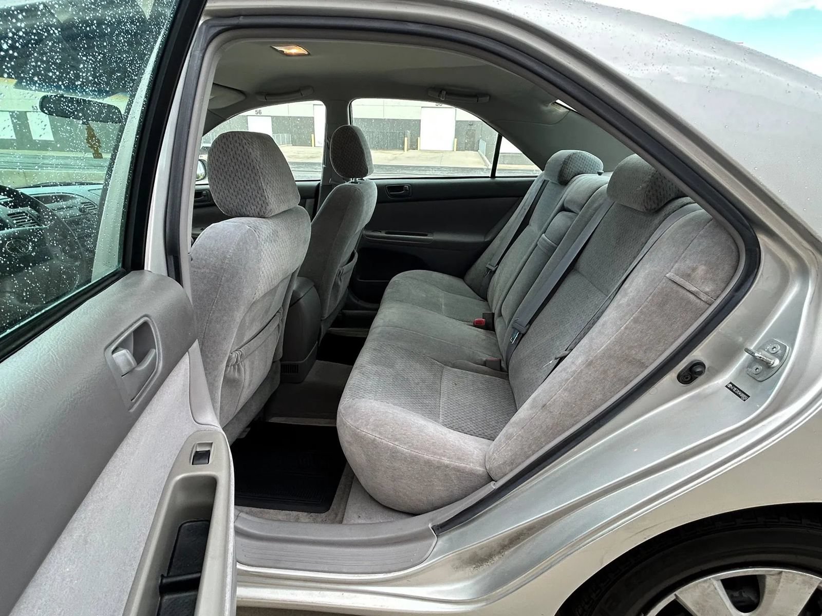 Used 2004 Toyota Camry LE FWD image 10
