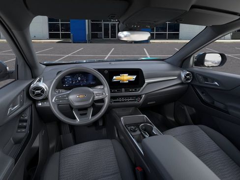 New 2026 Chevrolet Equinox LT w/ LPO, Floor Liner Package FWD image 15