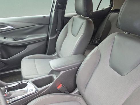 Used 2022 Buick Encore GX Select FWD image 27