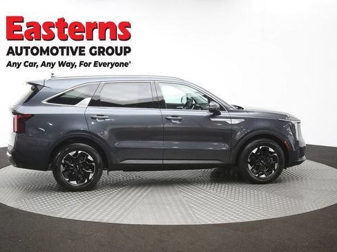 Used 2024 Kia Sorento S FWD image 46
