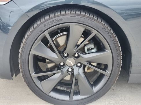Used 2023 Genesis G70 2.0T w/ Sport Prestige Package RWD image 7