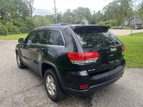 Used 2017 Jeep Grand Cherokee Laredo w/ Quick Order Package 23E AWD/4WD image 6