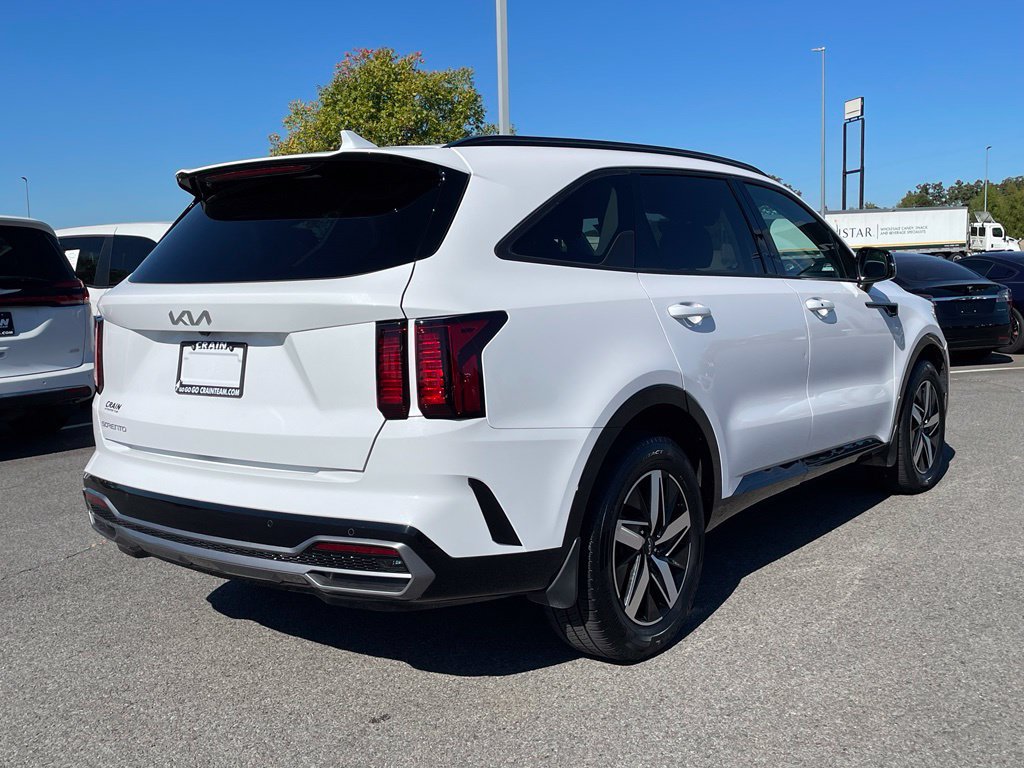 Certified 2023 Kia Sorento S FWD image 8