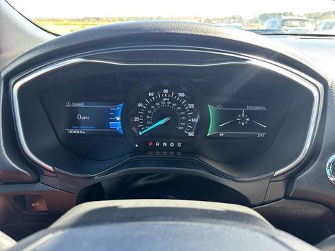 Used 2019 Ford Fusion Titanium image 14