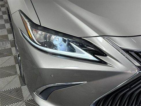 Used 2019 Lexus ES 350 image 3