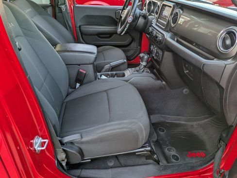 Used 2021 Jeep Wrangler Unlimited Sahara image 35