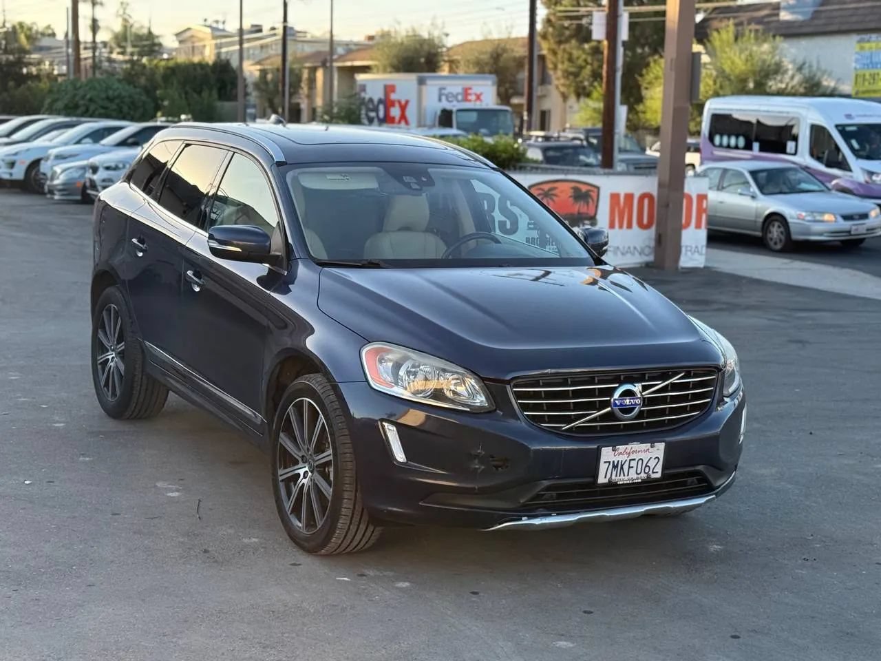 Used 2015 Volvo XC60 T5 AWD/4WD image 4