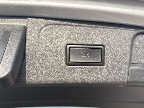 Used 2019 Volkswagen Atlas SE image 15