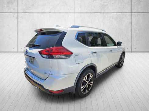 Used 2017 Nissan Rogue SL FWD image 10