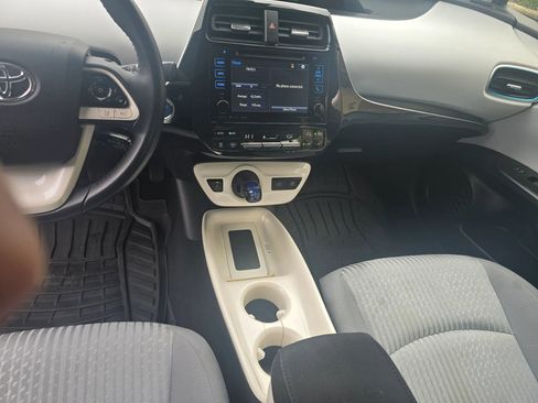Used 2018 Toyota Prius Three w/ Advanced Technology Package image 25
