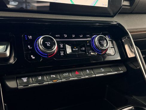 Used 2025 GMC Sierra 2500 AT4 image 27