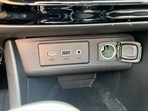 Used 2023 Buick Encore GX Preferred w/ Cold Weather Comfort Package AWD/4WD image 32