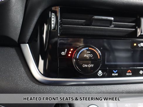 Used 2023 Nissan Rogue SL w/ SL Premium Package image 9