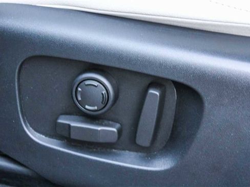 Used 2021 Land Rover Range Rover Velar S image 21