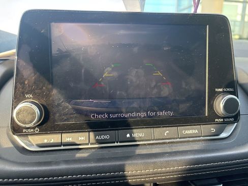 Used 2024 Nissan Rogue SV w/ SV Premium Package FWD image 6