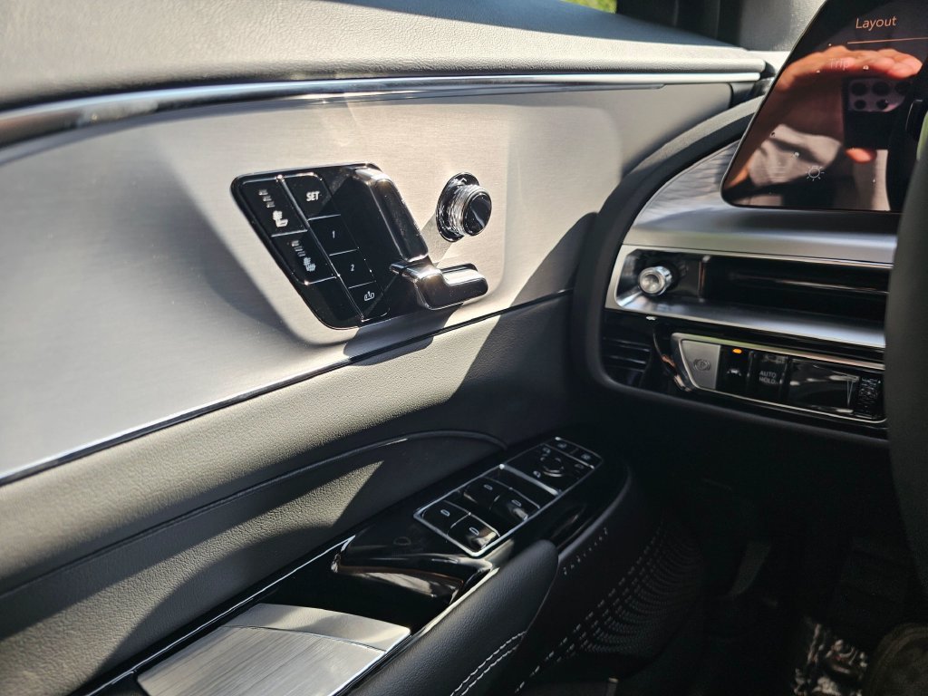 New 2027 Cadillac Lyriq Sport AWD/4WD image 33