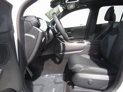 New 2025 Mercedes-Benz GLC 300 4MATIC image 10