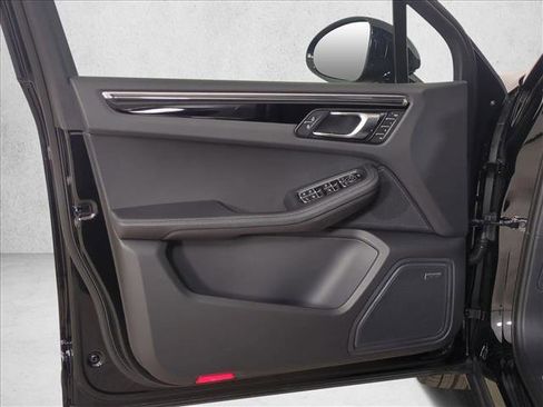 New 2026 Porsche Macan S image 14