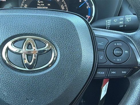 Used 2025 Toyota RAV4 LE image 28