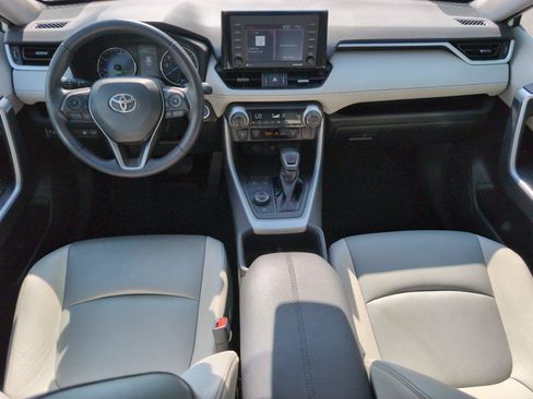 Used 2022 Toyota RAV4 XLE Premium AWD/4WD image 34