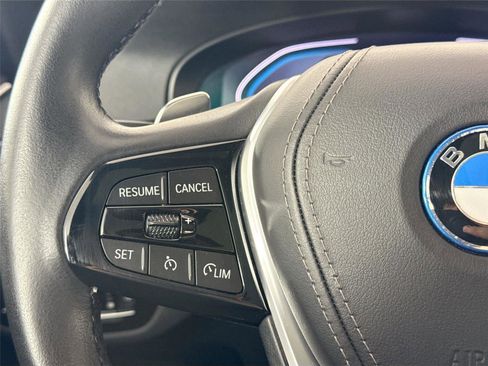 Used 2023 BMW 530e xDrive image 17